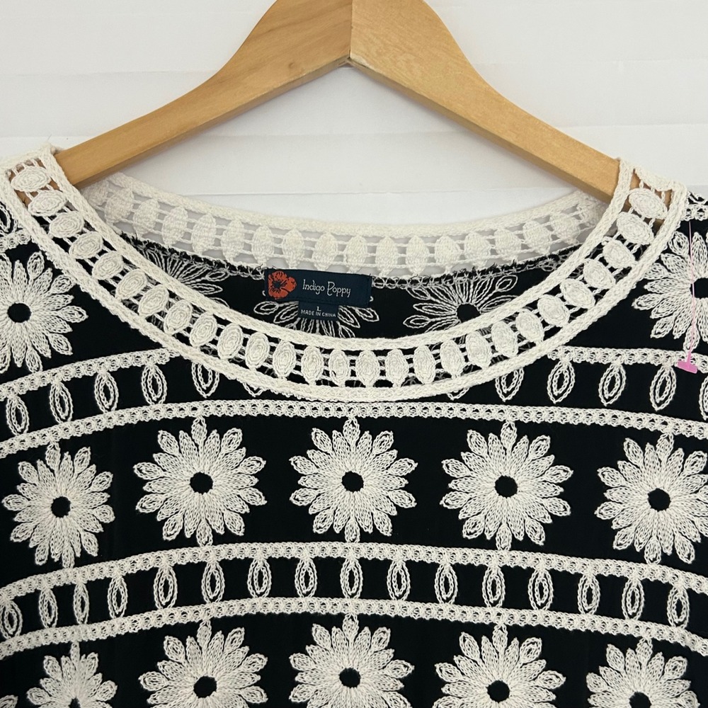Indigo Poppy Black White Floral Embroidered Crochet Boho Festival Crop Top L - Picture 3 of 9